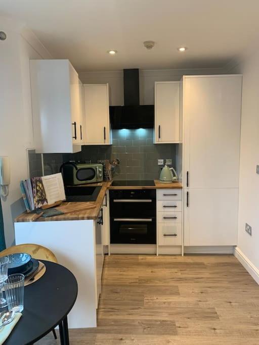 Alto - Lovely 2 Bedroom Serviced Apartment Bristol By Mint Stays Екстер'єр фото